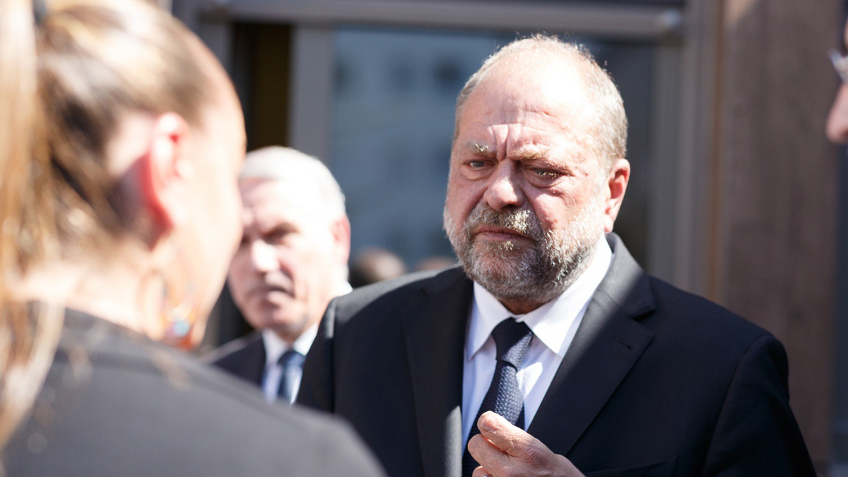 Francia convertirá en delito las relaciones sexuales con menores de 15 años