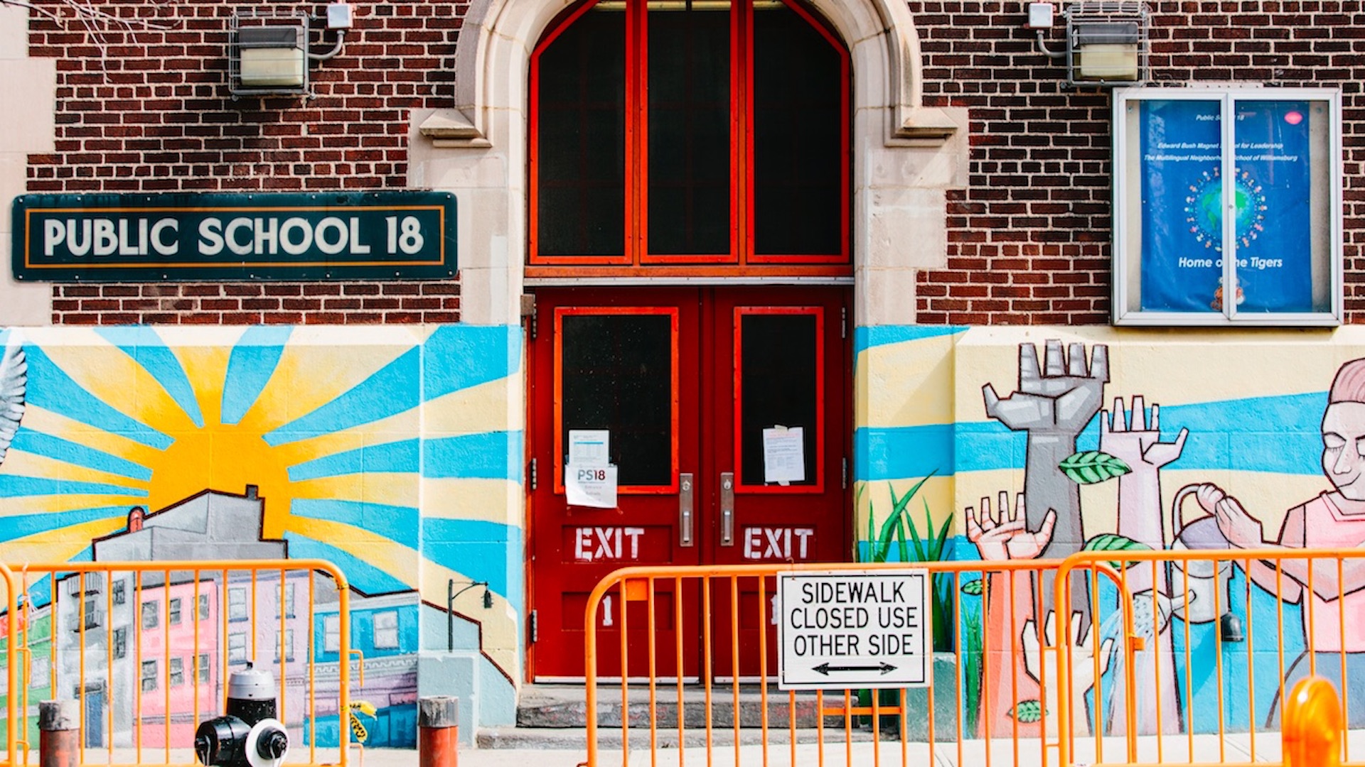 Estados Unidos recomienda reabrir las escuelas con uso obligatorio de cubrebocas