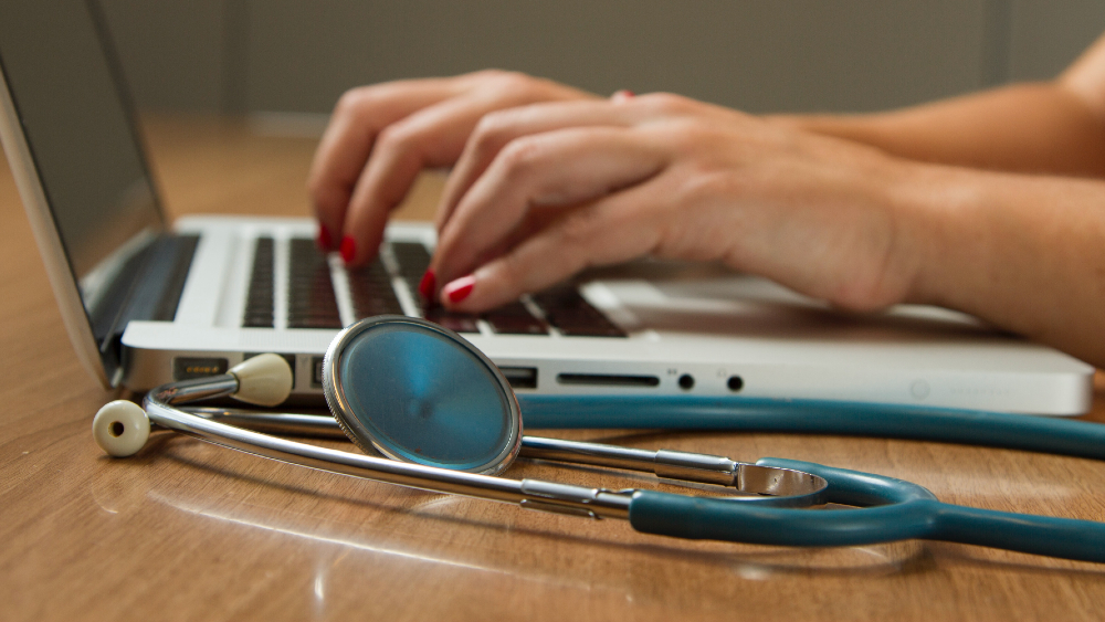 Desarrollan estetoscopio que detecta COVID-19 por el sonido de la respiración