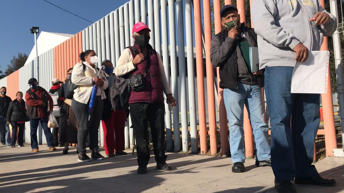Llega la calma a vacunación de adultos mayores en Ecatepec