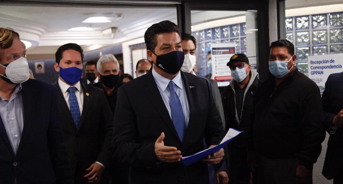 Denuncia Cabeza de Vaca persecución desde Palacio Nacional