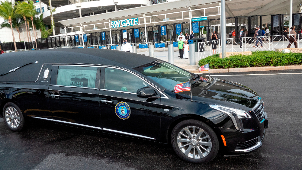 Familia y autoridades de EE.UU. despiden a agente del FBI asesinada en Florida