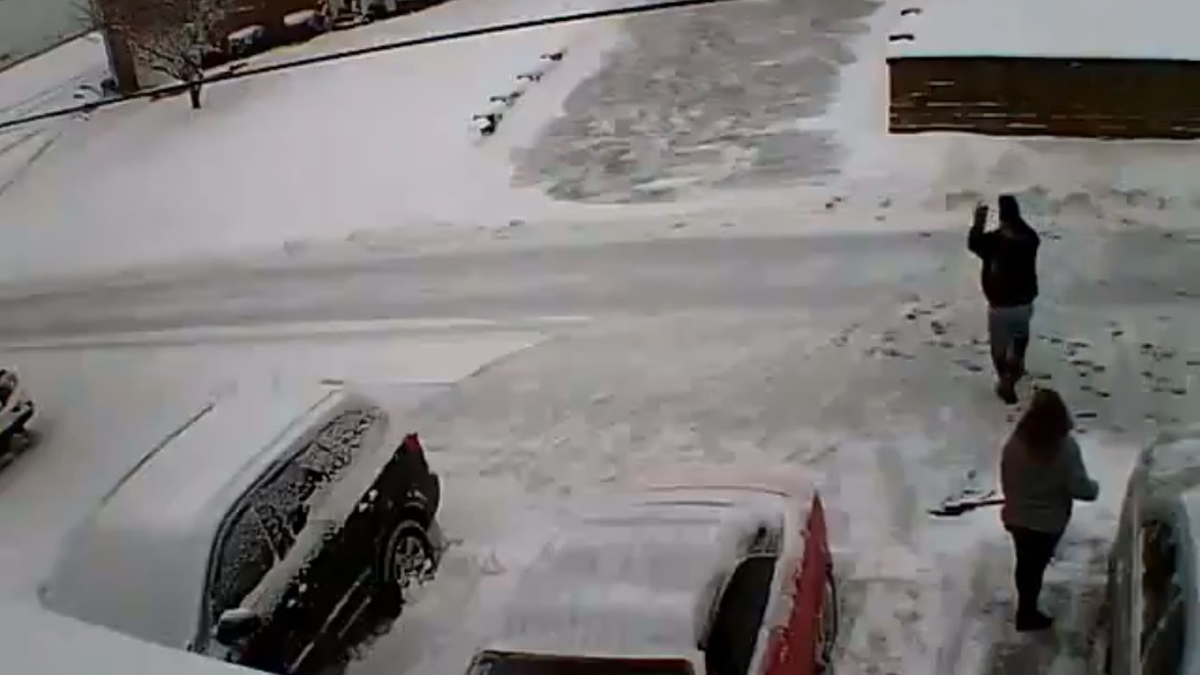 #Video Hombre asesina en Pennsylvania a dos vecinos y se suicida tras pelea por nieve