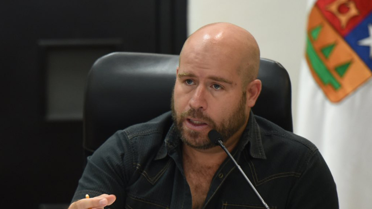 Destituye PVEM a director en Quintana Roo por vínculos con mafia rumana