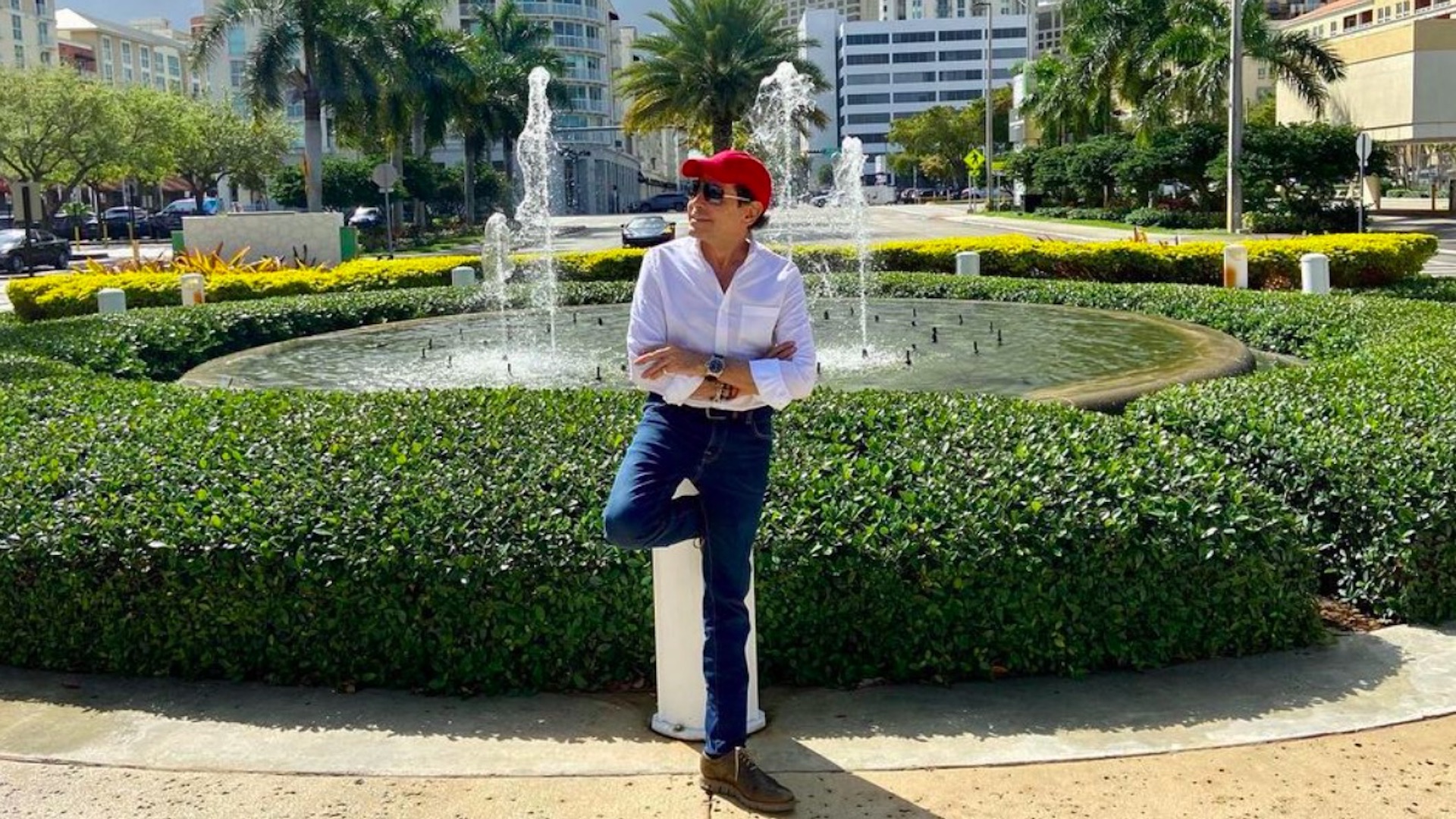 ‘Pepillo’ Origel recibe segunda dosis de vacuna contra COVID-19 en Miami