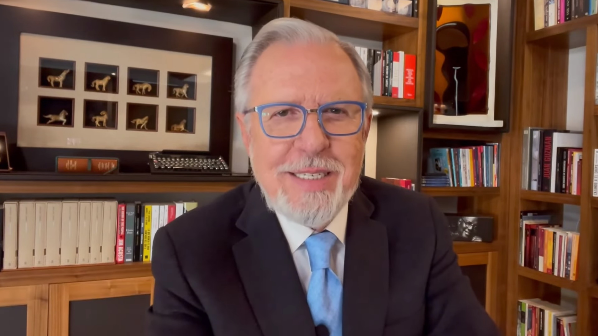 ¡Las noticias! Siguen los efectos del apagón que afectó a 19 millones de mexicanos