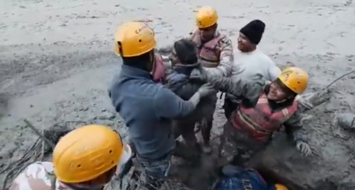 Una avalancha de agua y lodo deja un centenar de desaparecidos en la India