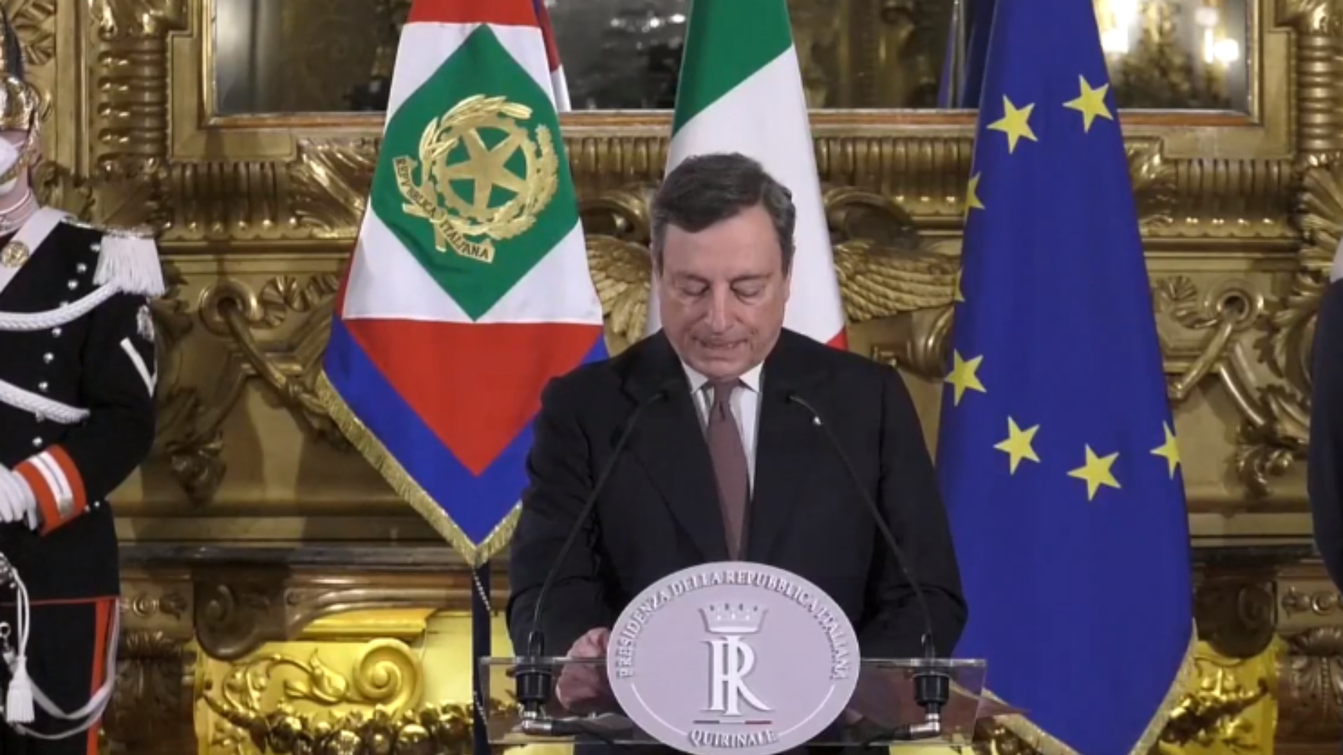 Draghi apoya su gobierno en políticos pero da Ecología y Economía a técnicos