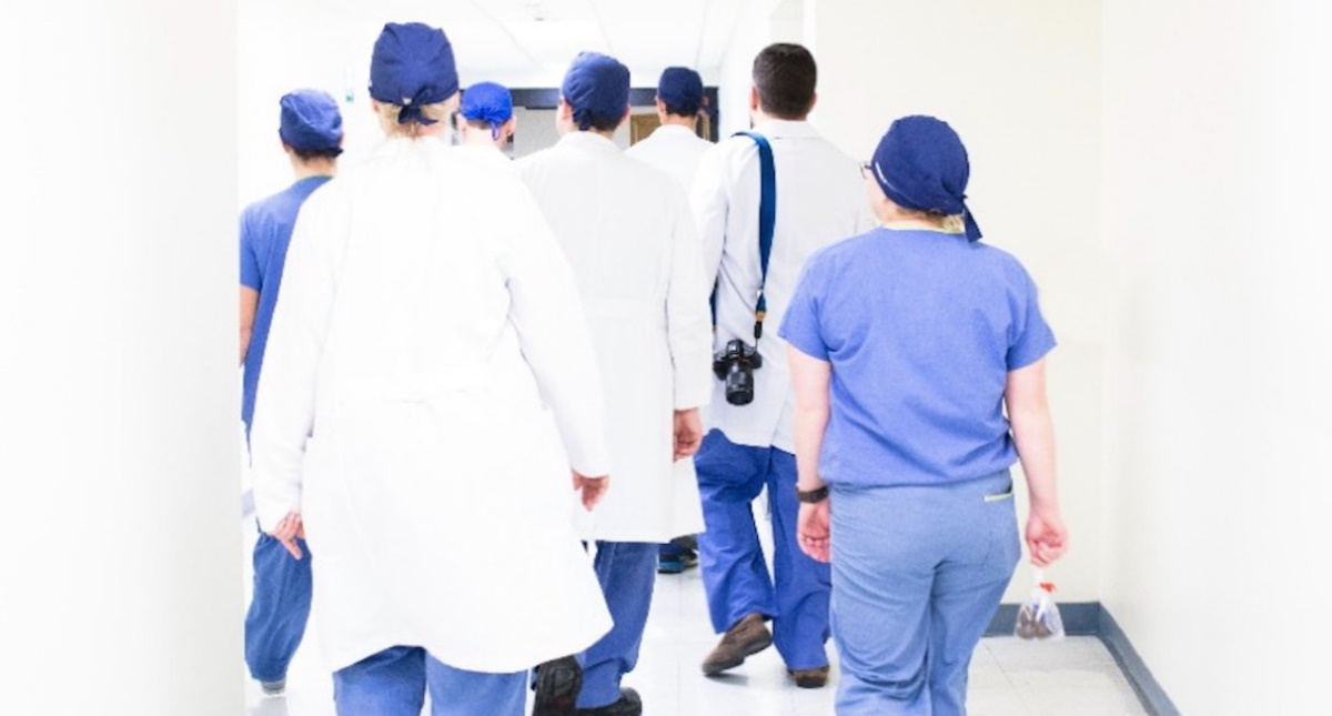 Molestia entre personal de la salud de NL que no ha sido vacunado contra el COVID-19