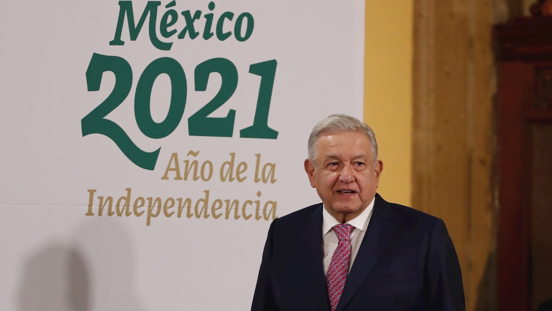 López Obrador reaparece en público tras contagio por COVID-19 López Obrador reaparece en público tras contagio por COVID-19