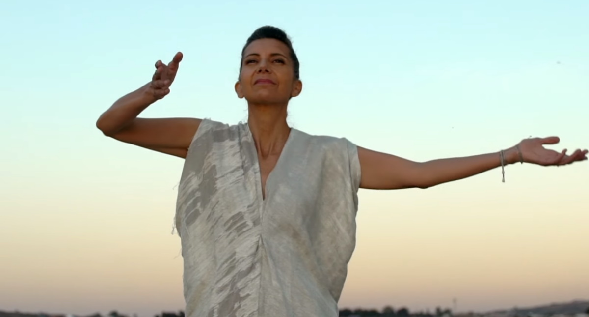 Magos Herrera interpreta ‘La Creación de las Aves’