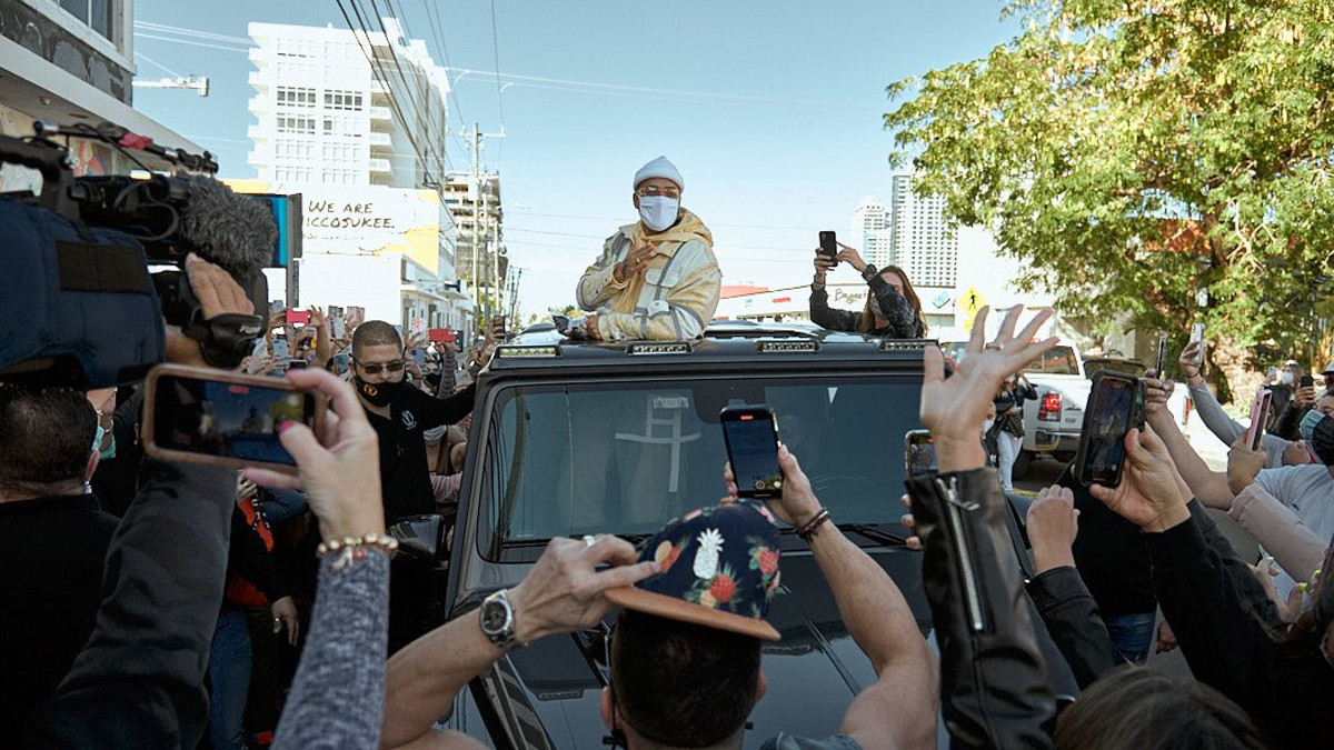 #Video Suspenden encuentro con Maluma en Miami por incumplir normas contra COVID-19