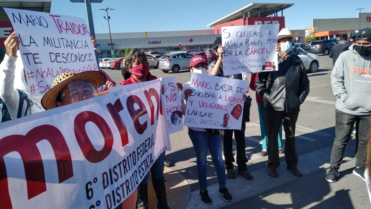 #Video Denuncian militantes de Morena imposición de Mónica Rangel con marcha en carretera de SLP