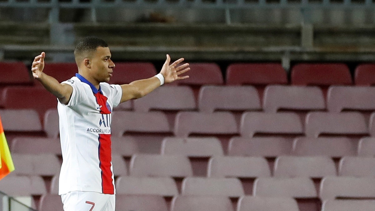 PSG con un pie en los cuartos de la Champions tras goleada al Barcelona