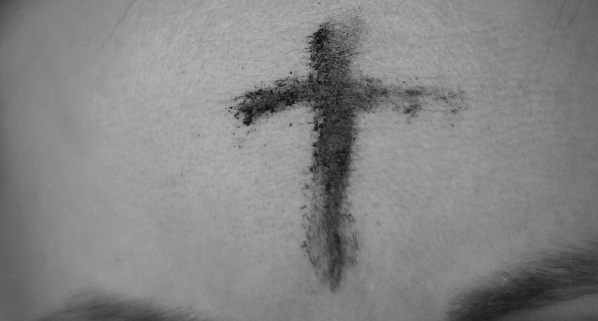 Arquidiócesis propone que fieles celebren Miércoles de Ceniza desde casa