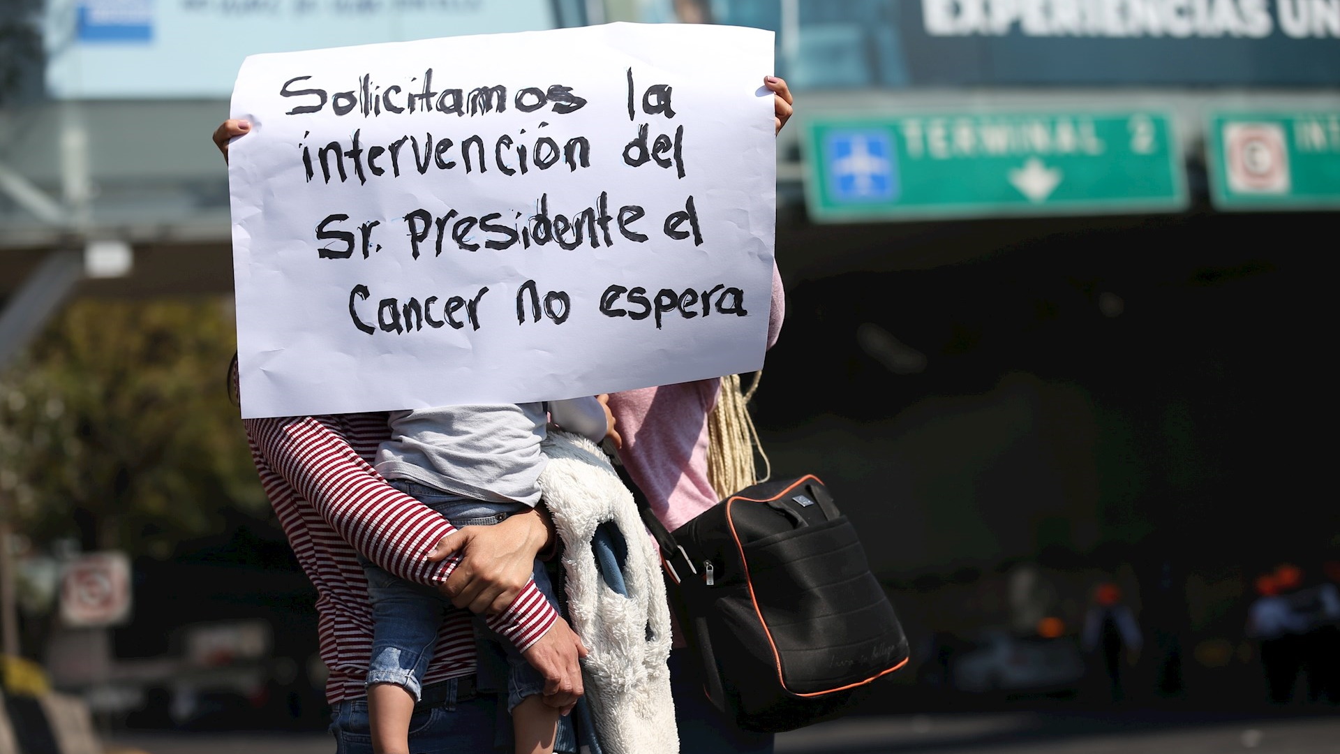 Se le demanda al presidente - ninos-cancer-mexico-padres-protesta