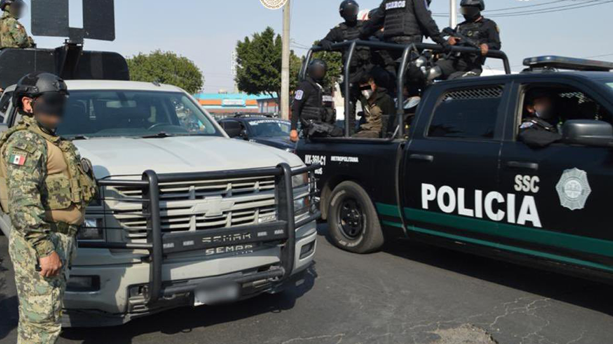 Aseguran en Iztapalapa 120 toneladas de autopartes; hay cinco detenidos