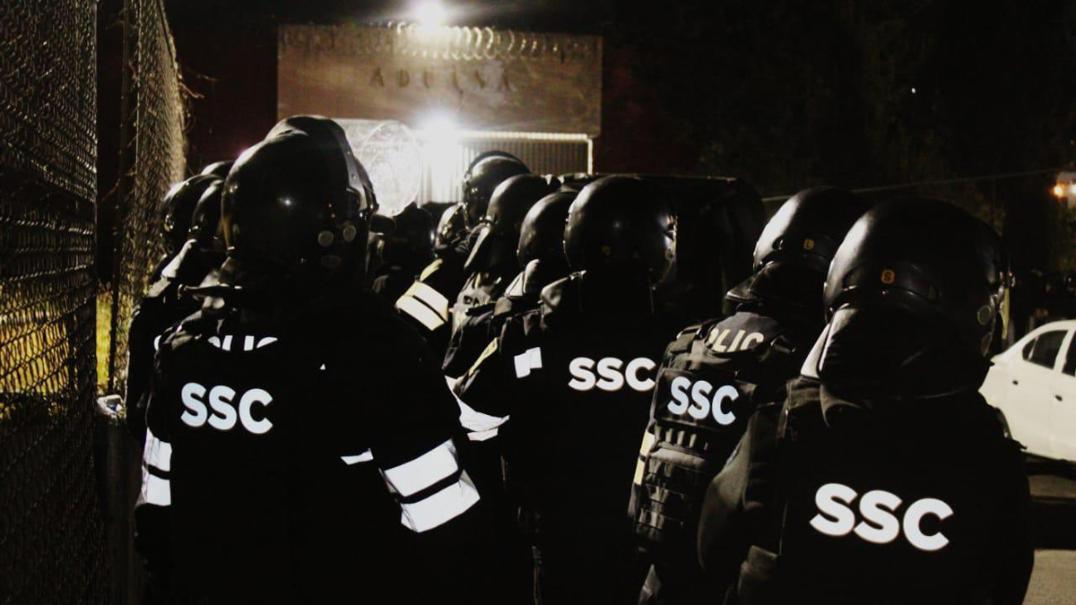 Decomisa SSC celulares, dinero y objetos punzocortantes en reclusorios Oriente y Sur