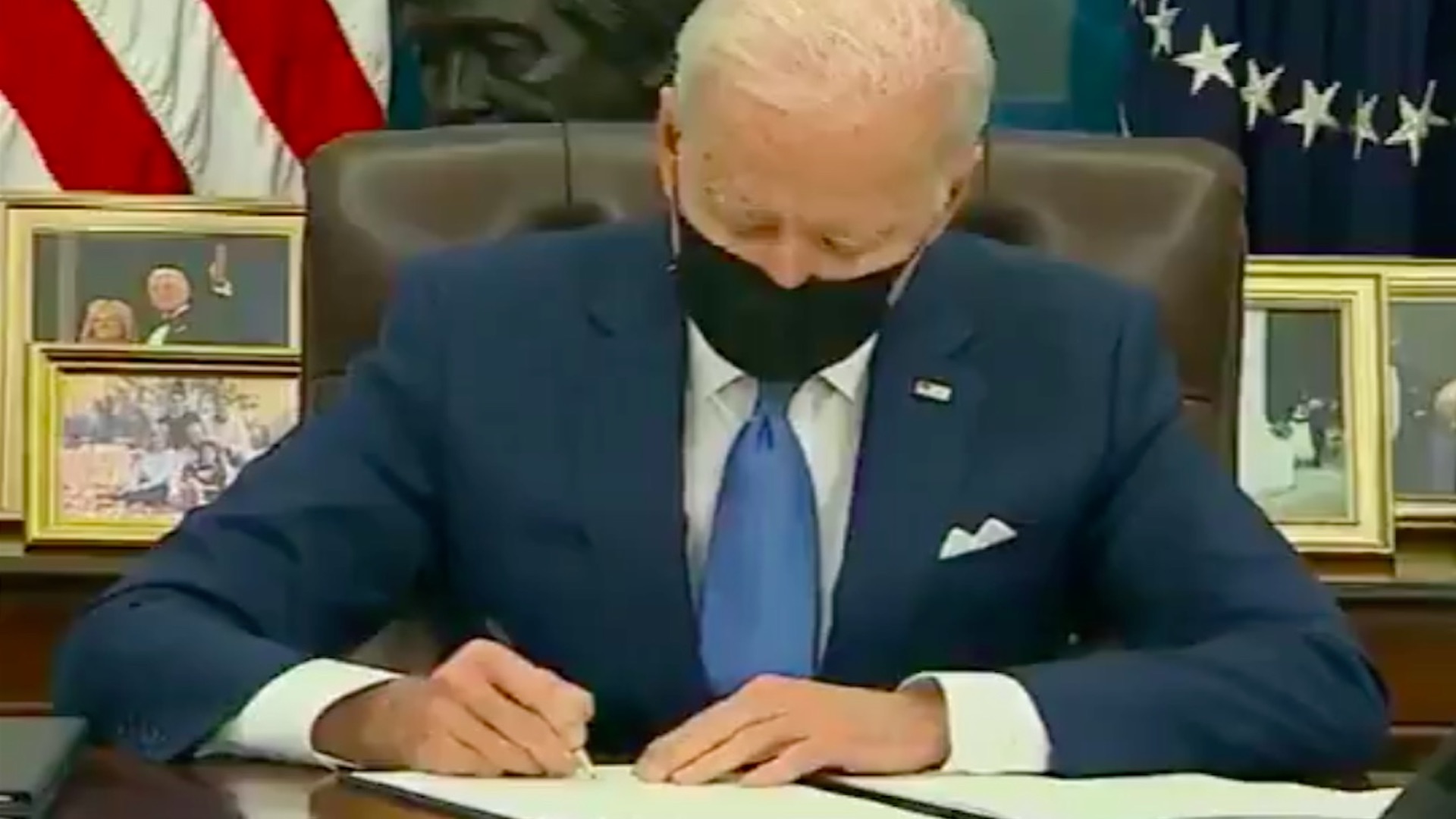 Biden avanza en su promesa de revertir medidas antimigrantes de Trump