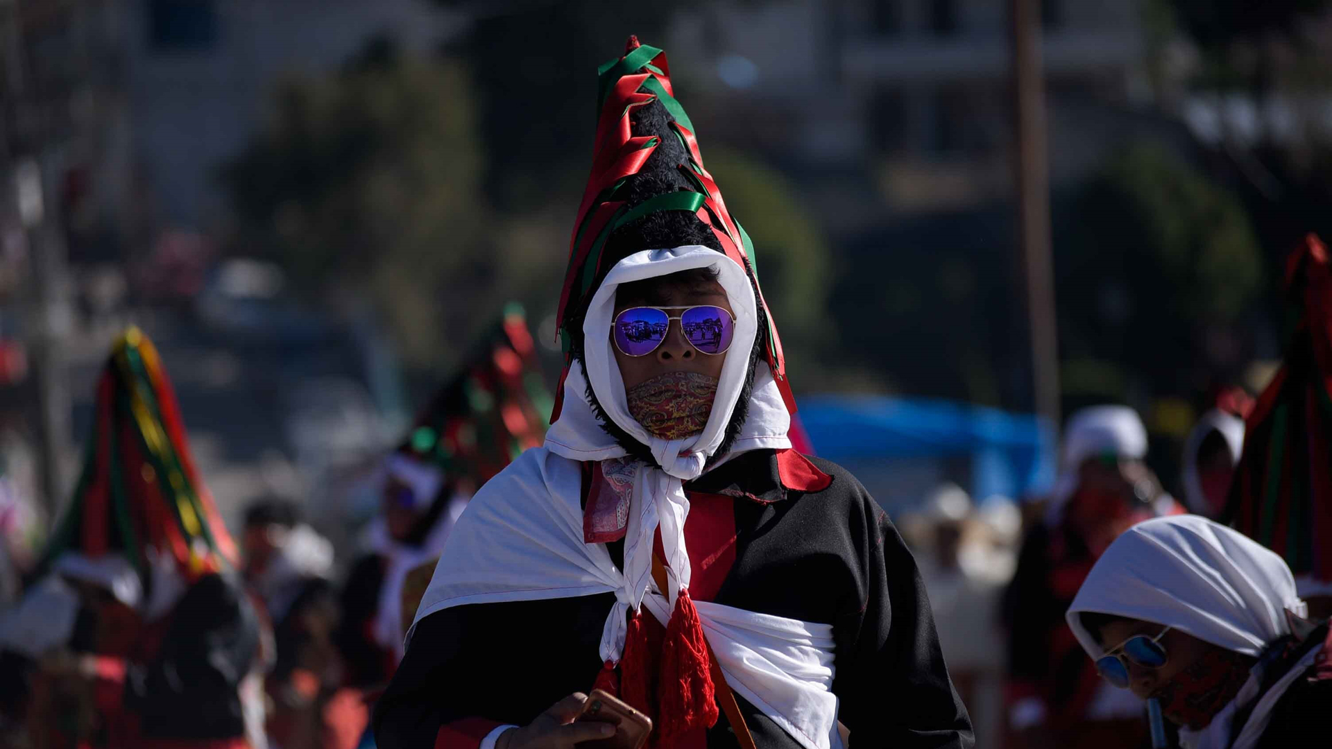 Pueblos indígenas celebran ancestral carnaval en Chiapas pese a pandemia - participante-de-carnaval-en-chiapas