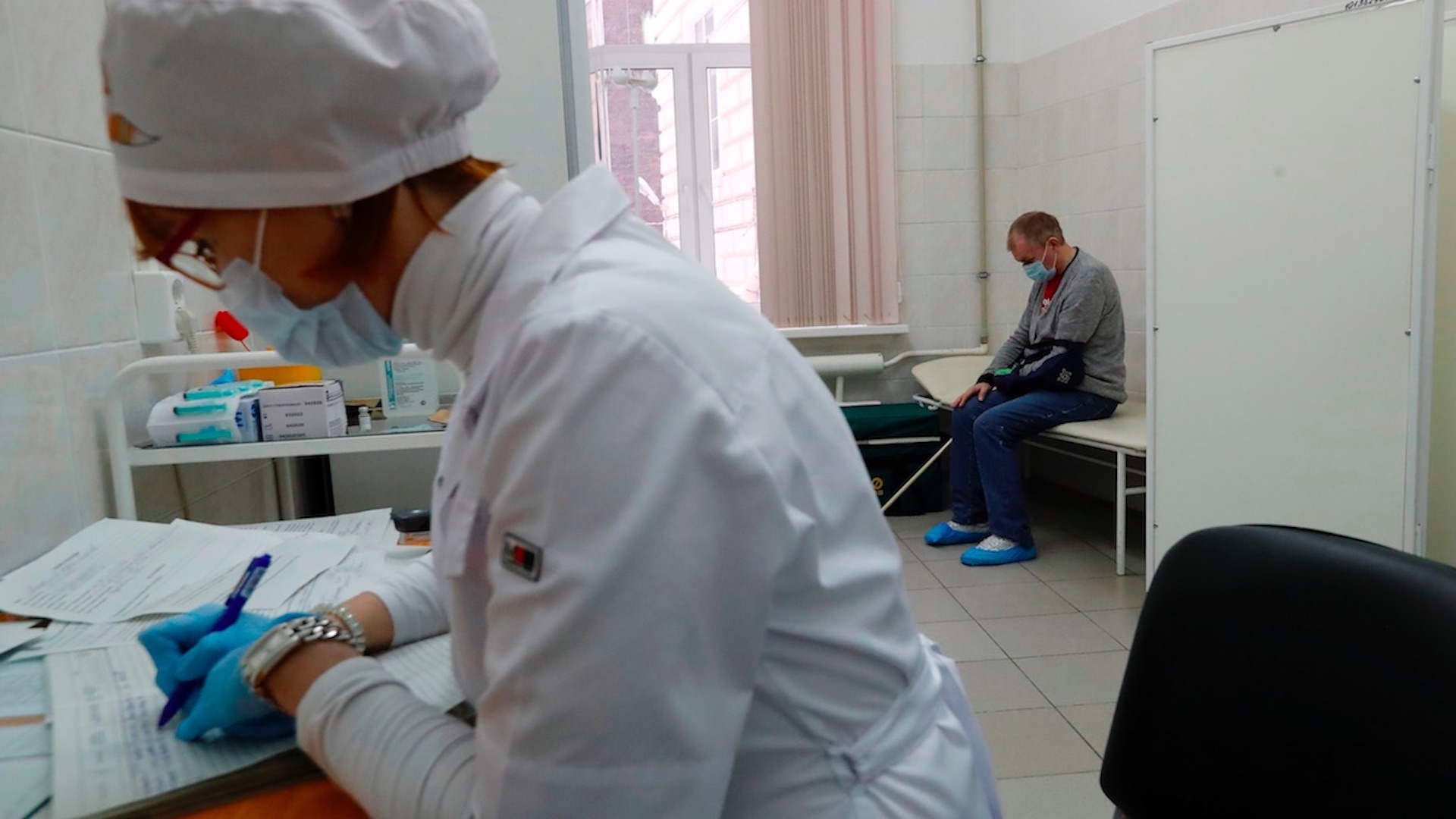 Comienza tercera fase de pruebas clínicas de la vacuna rusa Sputnik Light