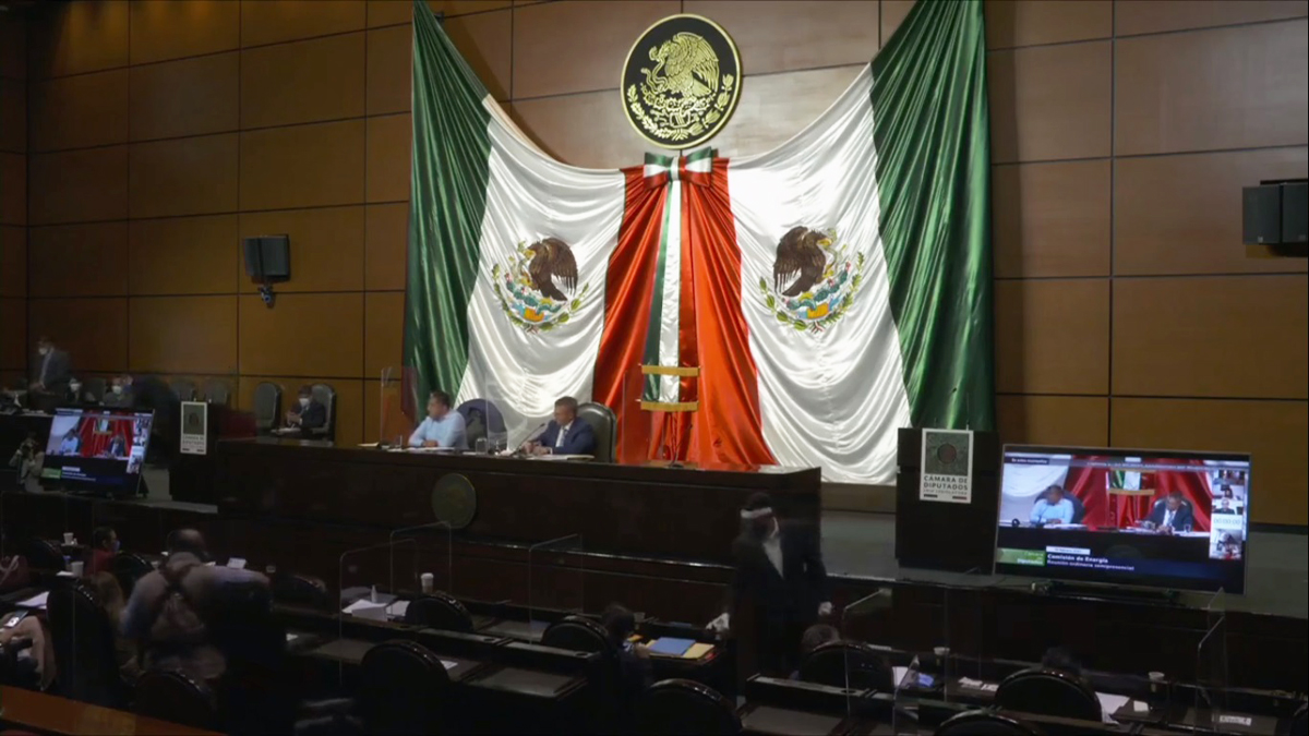 Morena impide ingreso a diputados de oposición a discusión de reforma a Ley Eléctrica