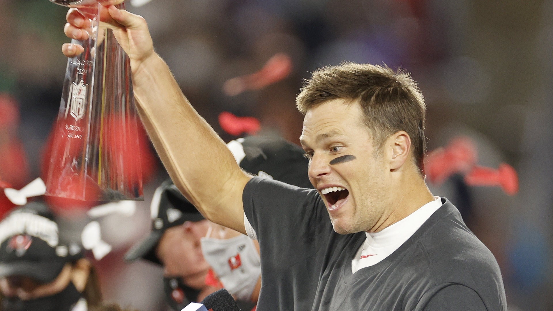 Tom Brady ofrece disculpas por insultar a jugador de Chiefs durante el Super Bowl - tom-brady-tampa-bay-4