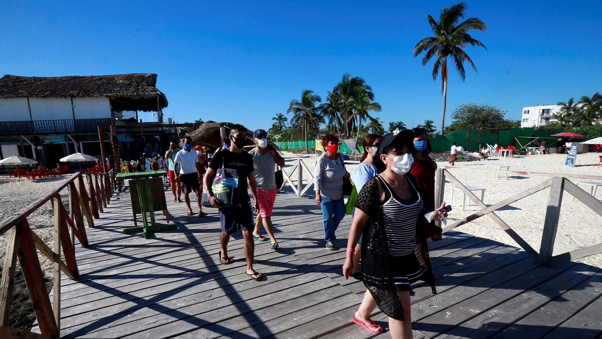 Se recrudece pandemia de COVID-19 en Caribe mexicano tras vacaciones de invierno