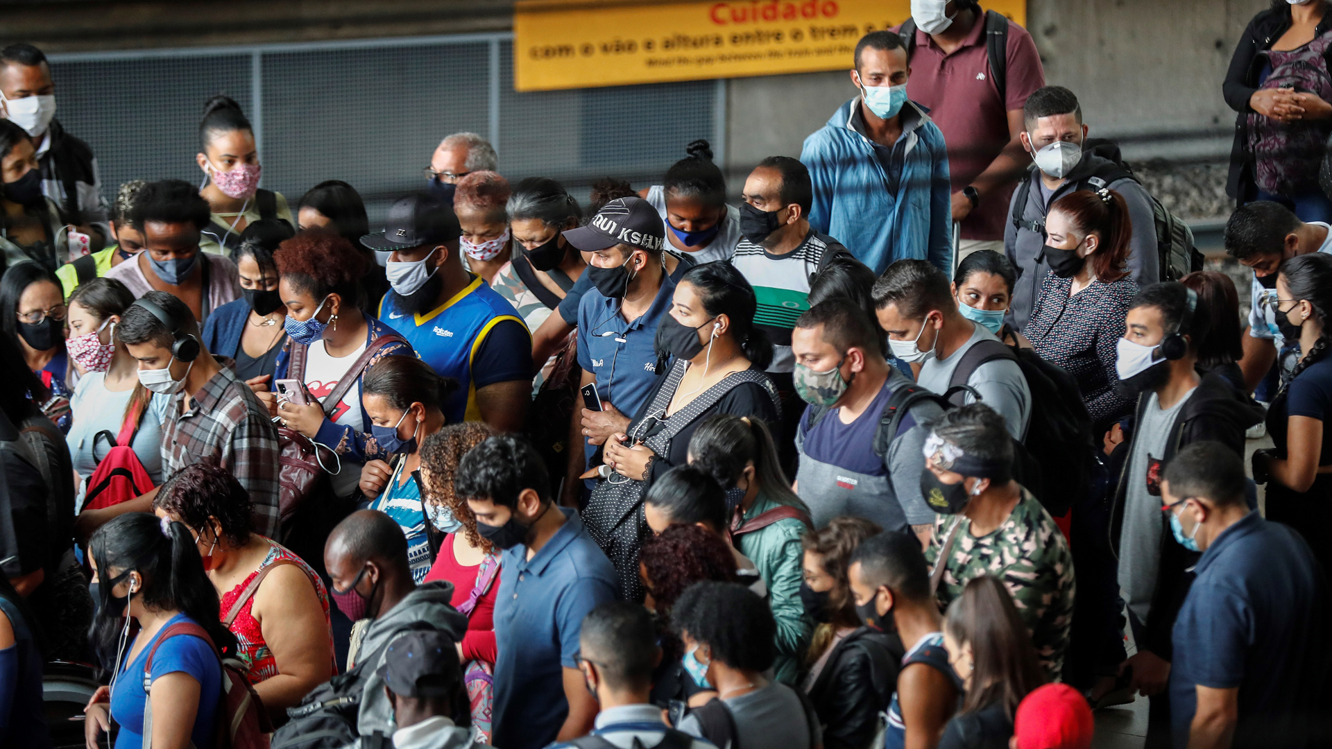 Brasil completa un año de pandemia con 250 mil muertes y 10 millones de casos