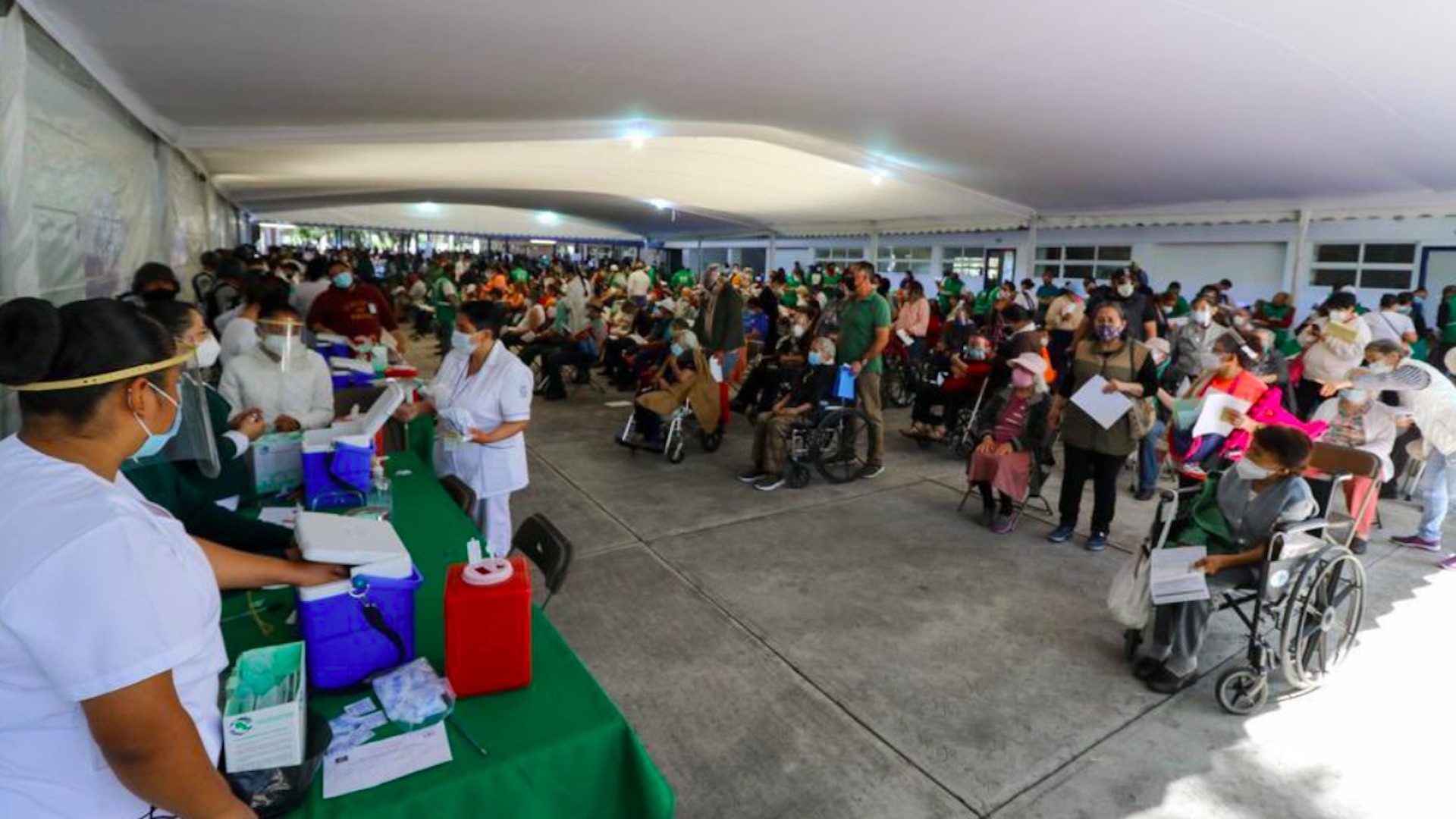 Se aplicaron este miércoles 19 mil 737 dosis de vacuna contra COVID-19 en la Ciudad de México