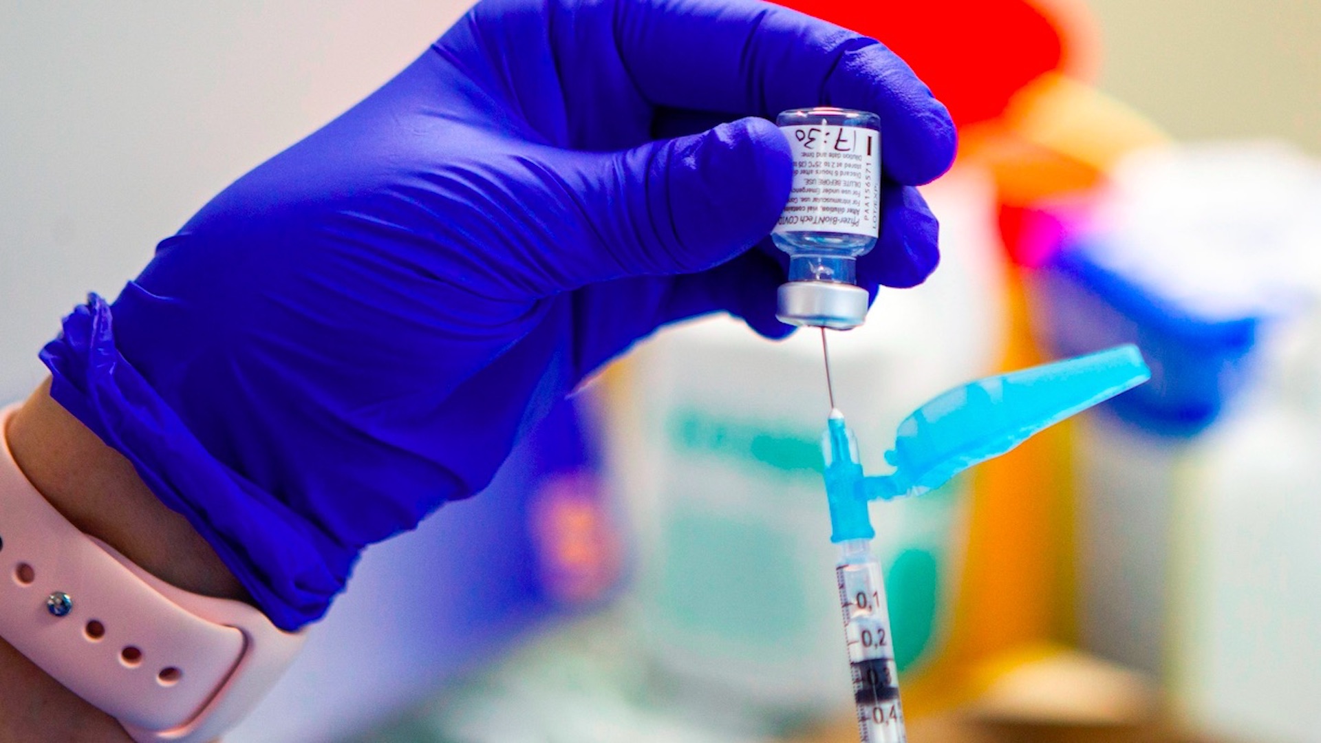 Australia vacunará gratis contra COVID-19 a refugiados y solicitantes de asilo