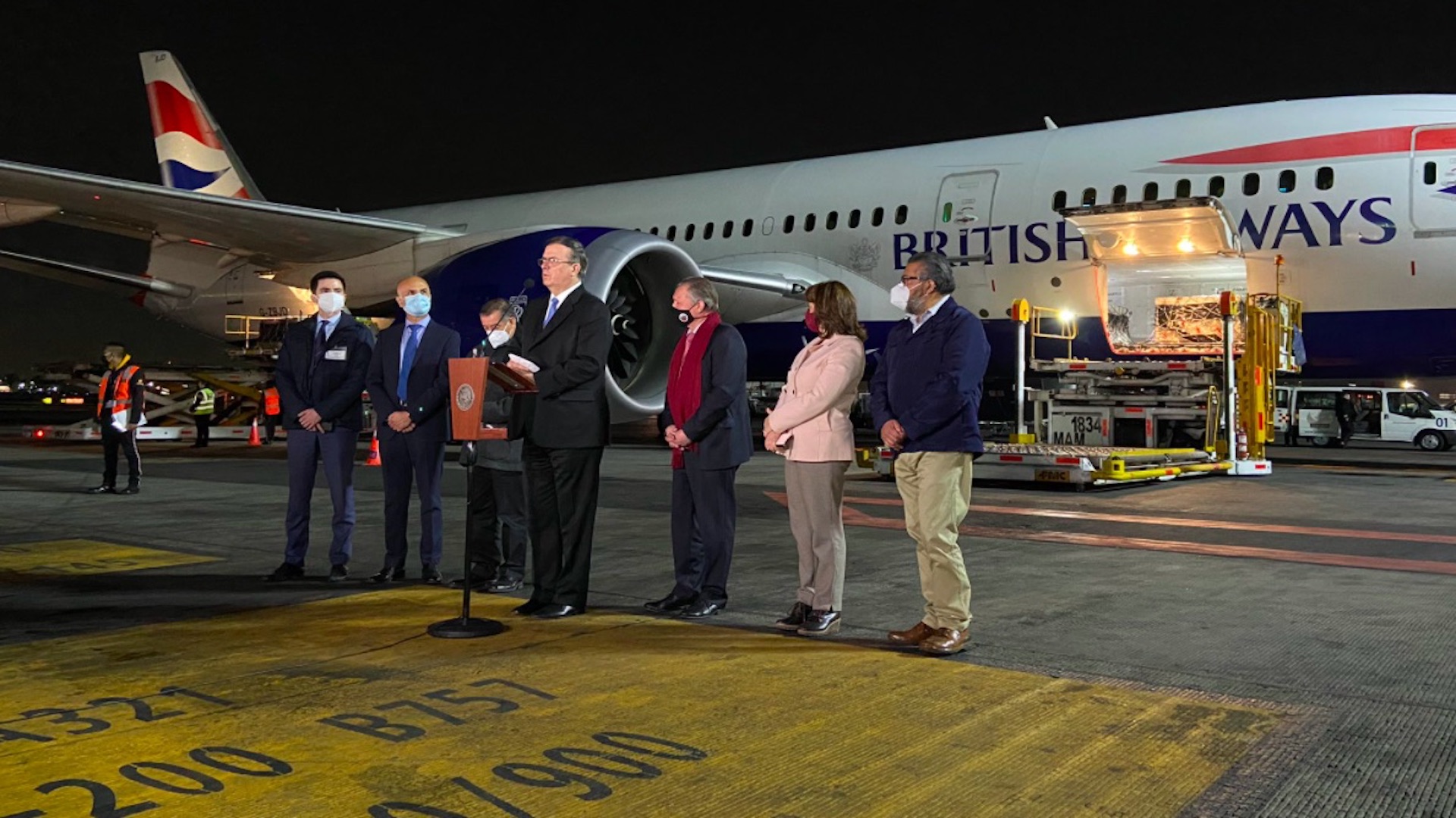 Llega a México primer embarque de vacunas Sputnik V contra COVID-19