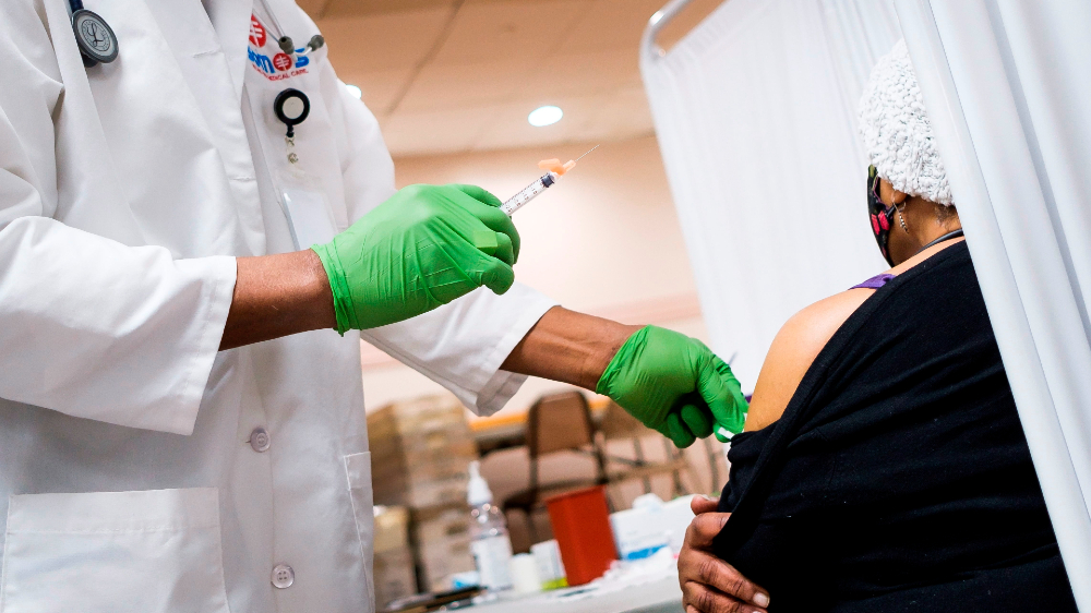 Consulados no tienen autorización para gestionar vacunación de funcionarios en EE.UU.: Ebrard