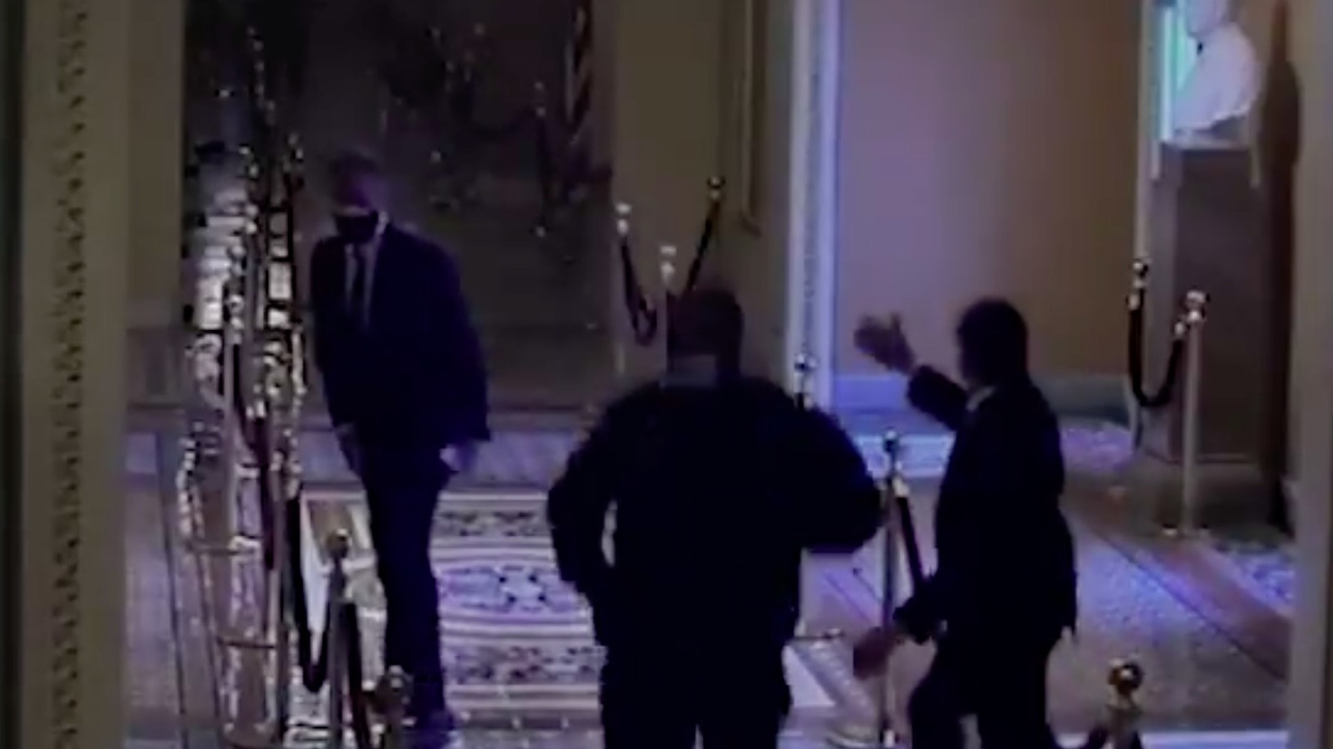 #Video Se revelan videos inéditos de la toma del Capitolio en juicio político contra Trump