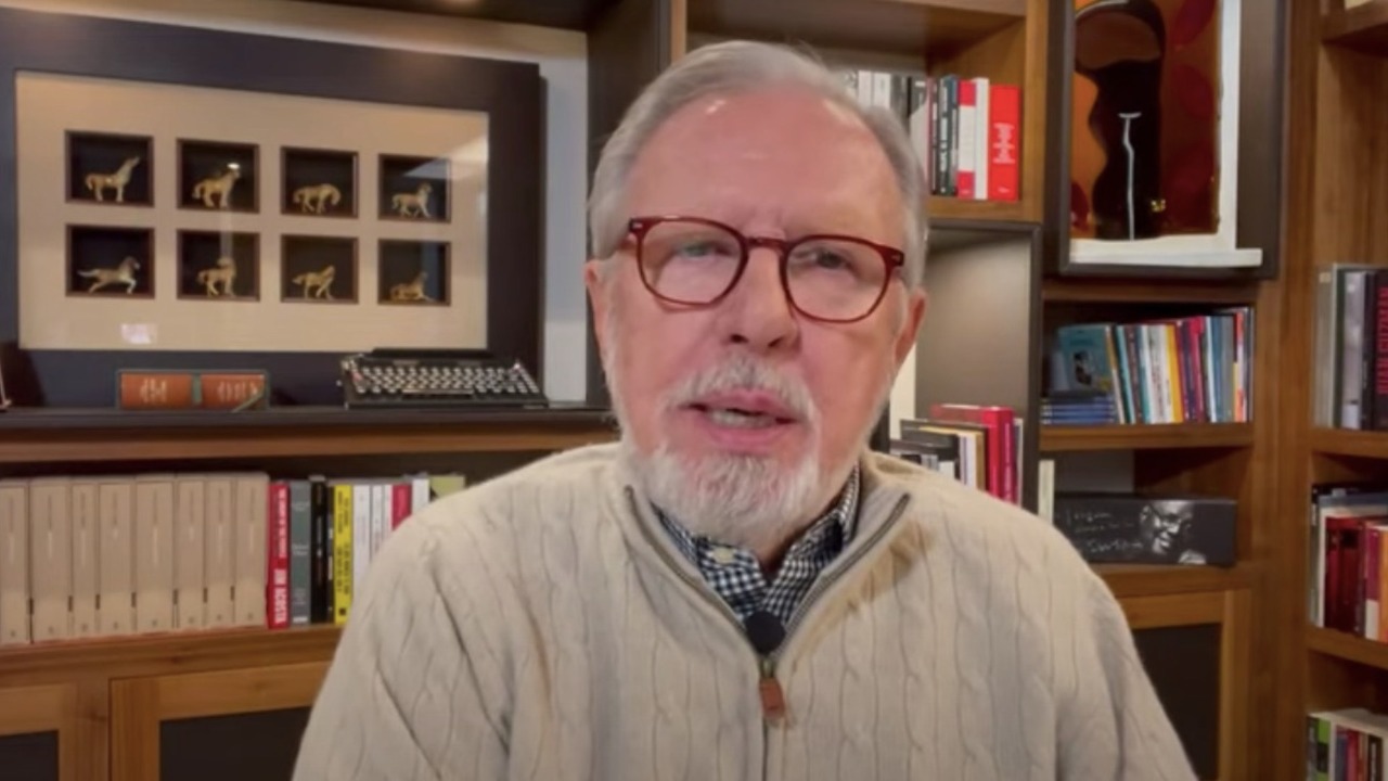 Siempre tiene otros datos, los suyos Siempre tiene otros datos, los suyos