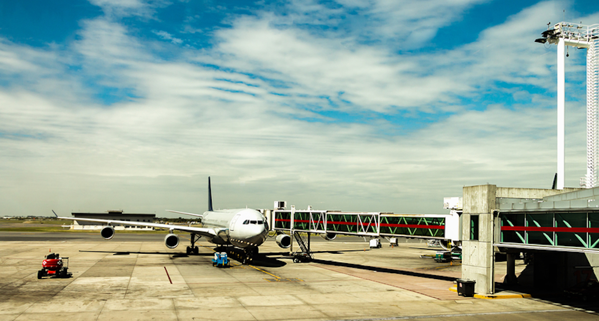 Detectan 44 pasajeros con COVID-19 en Buenos Aires procedentes de Cancún