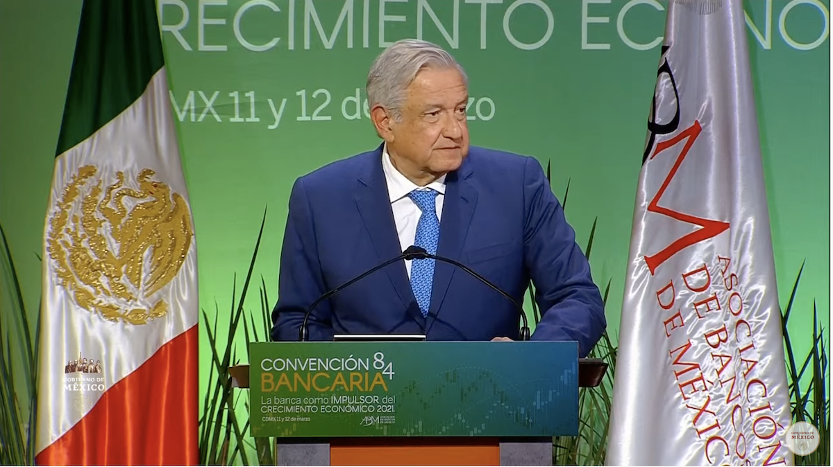 AMLO Clausura la 84 Convención Bancaria