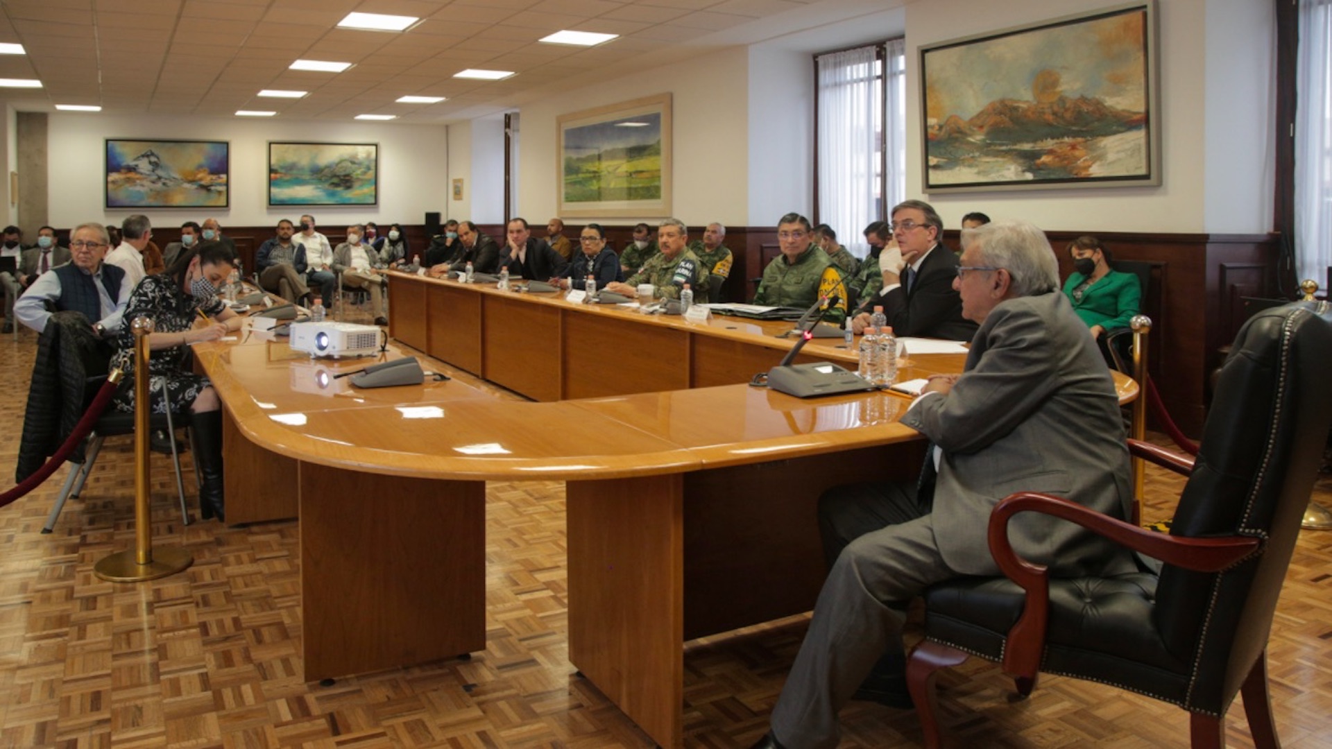 Se cumplirá el compromiso de vacunar a adultos mayores a más tardar en mes y medio, asegura AMLO