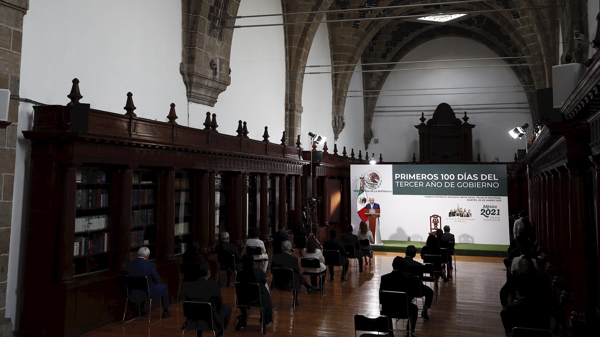 Admite AMLO aumento de feminicidios y extorsión en México