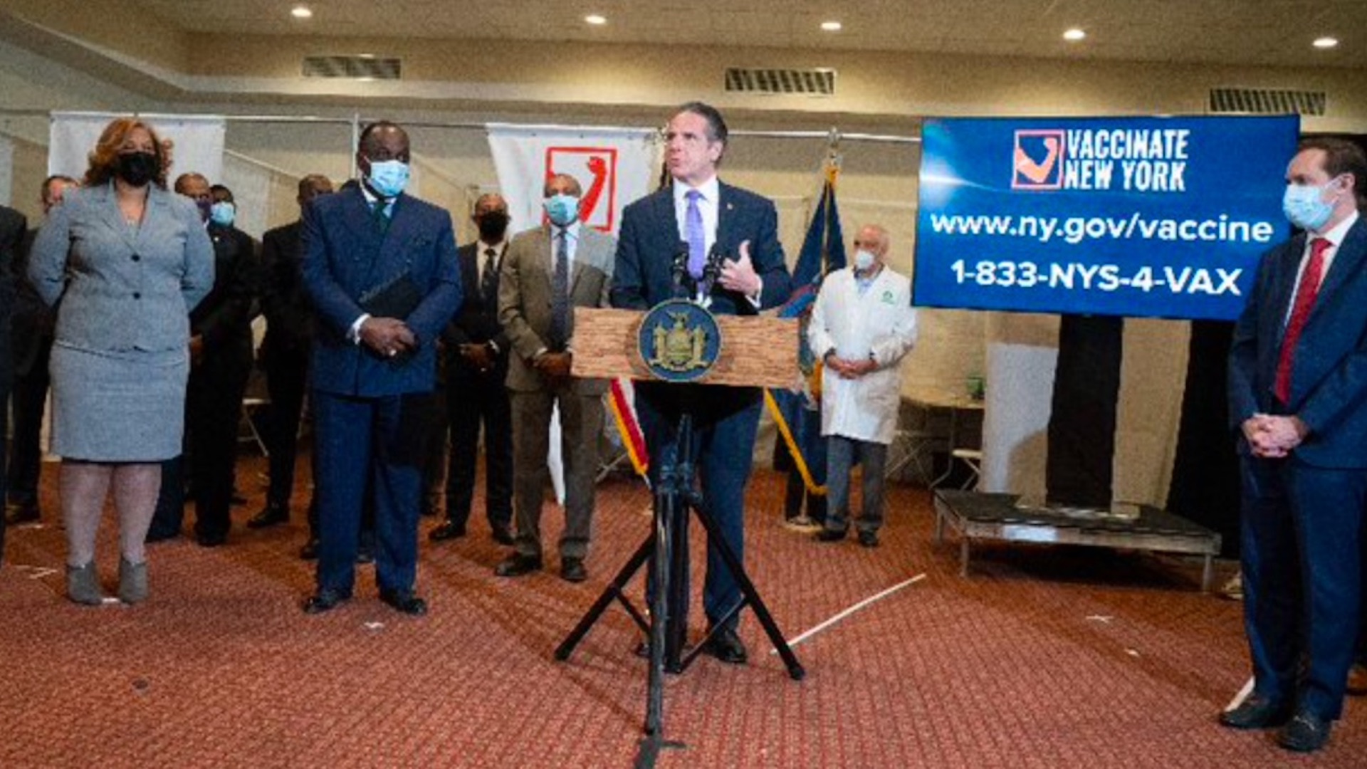 Gobernador de Nueva York habría dado prioridad a sus familiares para que se hicieran pruebas de COVID-19