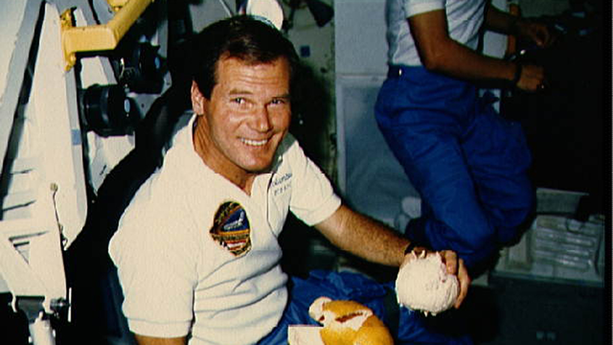 Biden designa al exsenador Bill Nelson como administrador de la NASA - bill-nelson-a-bordo-del-transbordador-espacial-columbia