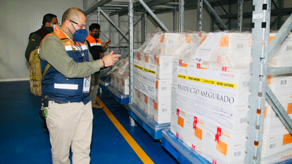 México comienza distribución de 800 mil dosis de vacuna china Sinovac