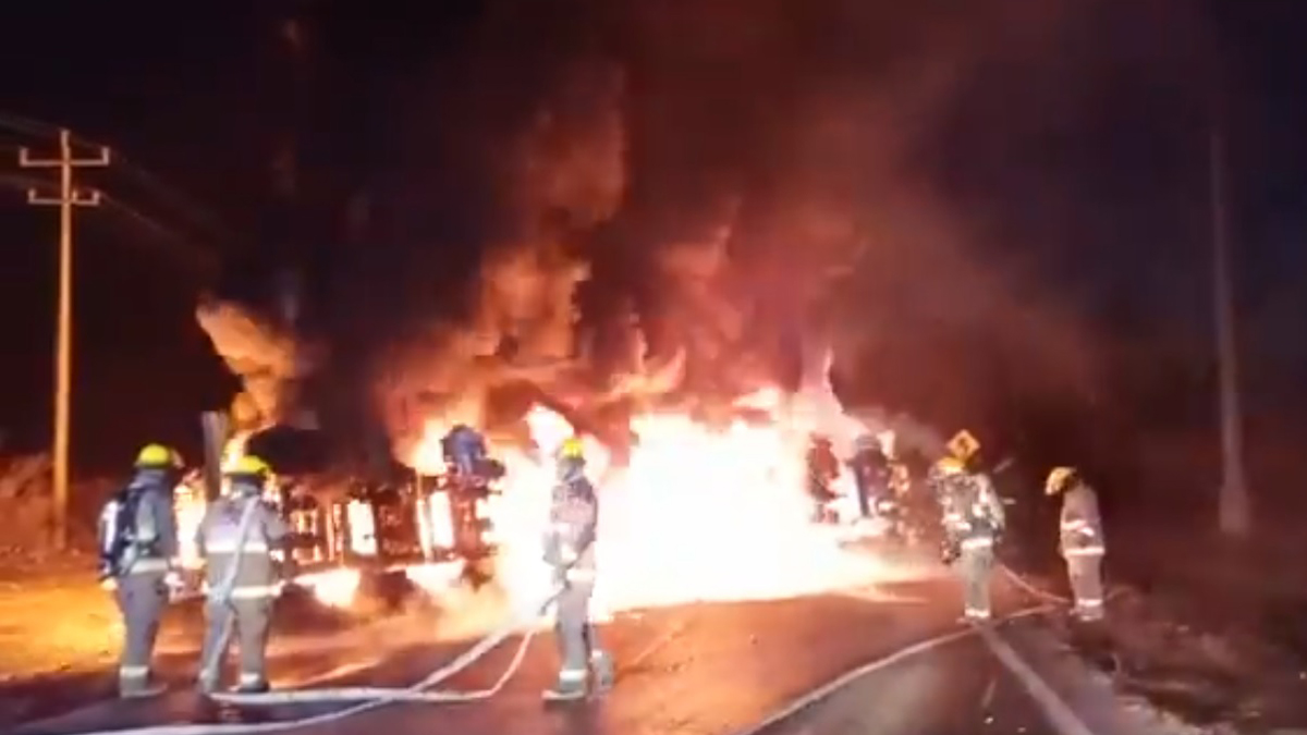 Choque entre pipa y camión en Nuevo León deja 12 muertos