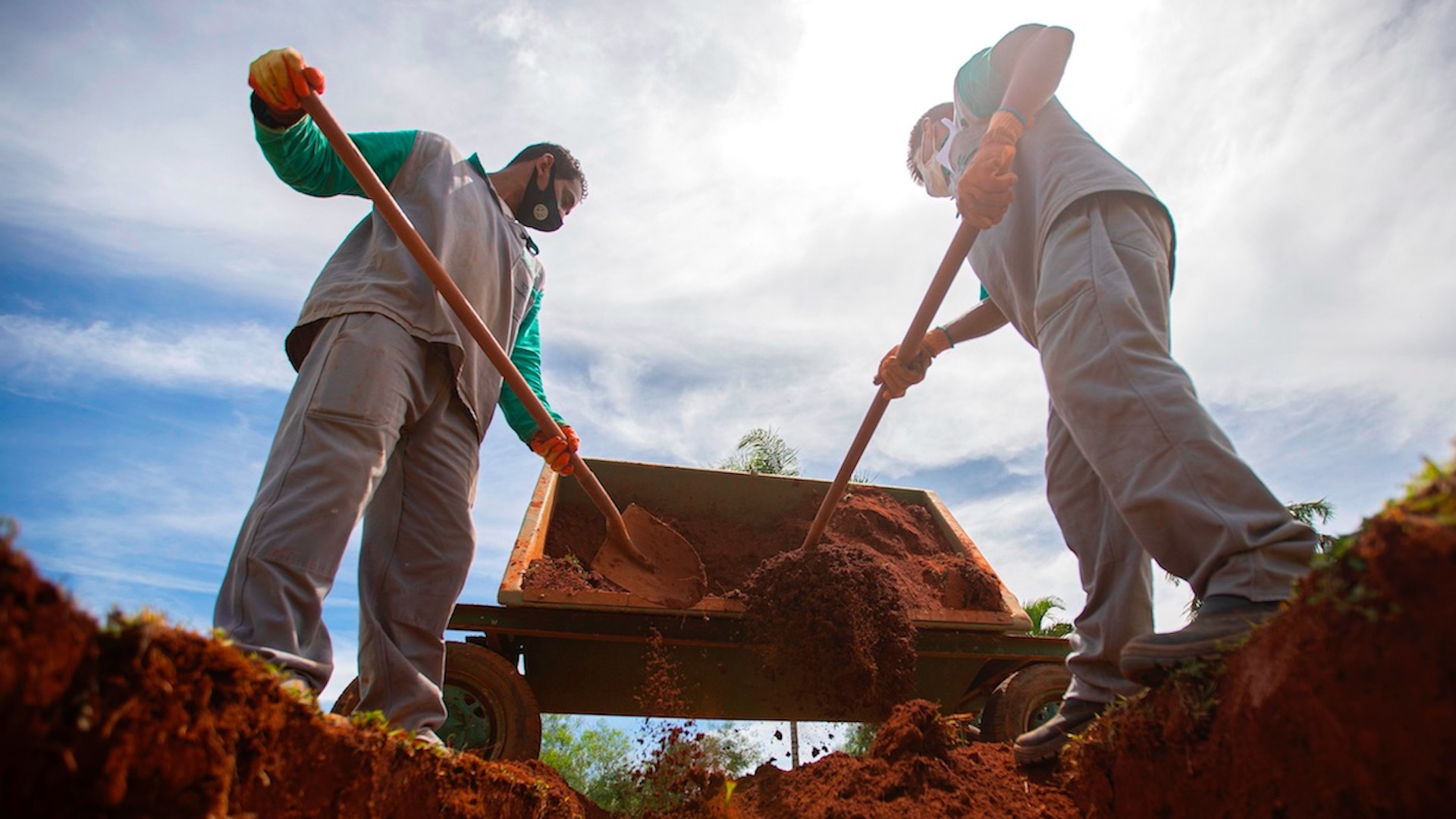 Brasil supera por primera vez los 3 mil muertos por COVID-19 en un día