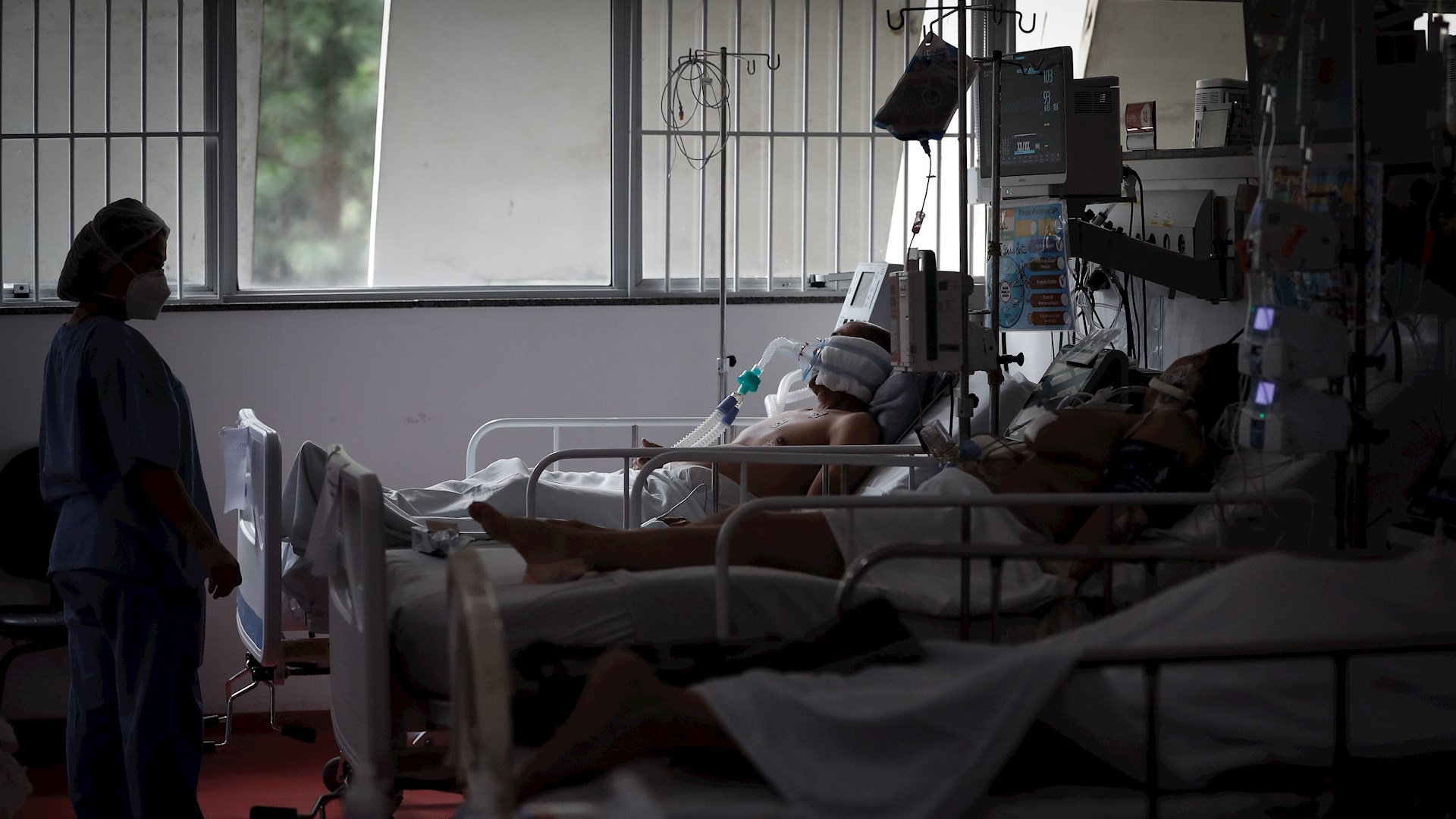 Brasil supera promedio de mil 800 muertes diarias por COVID-19 en la última semana