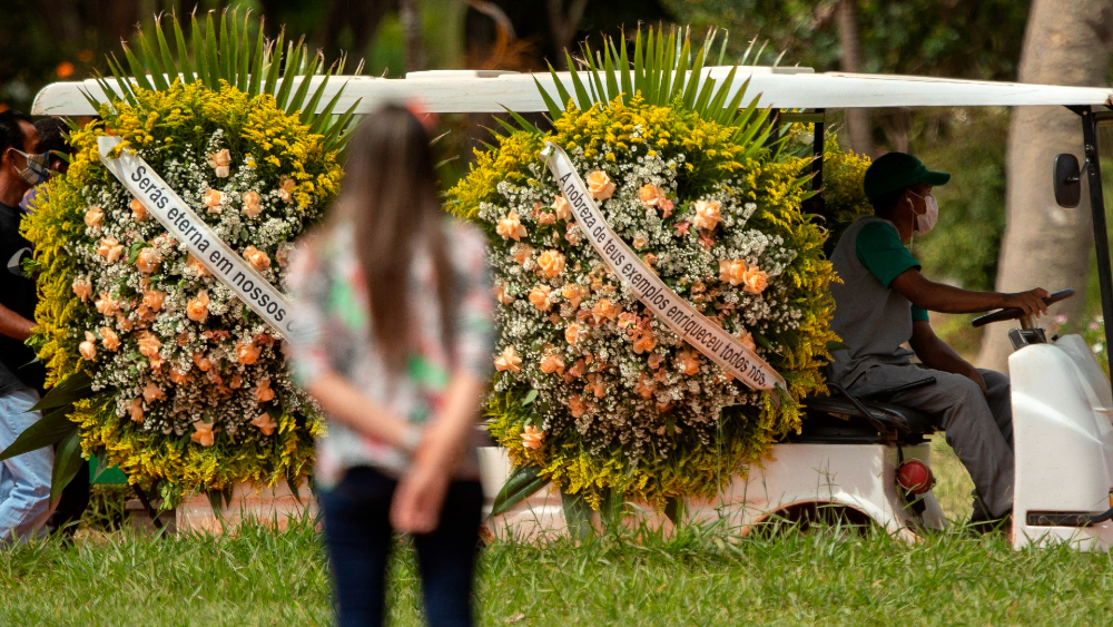 Brasil registra otras tres mil 438 muertes por coronavirus y supera las 310 mil