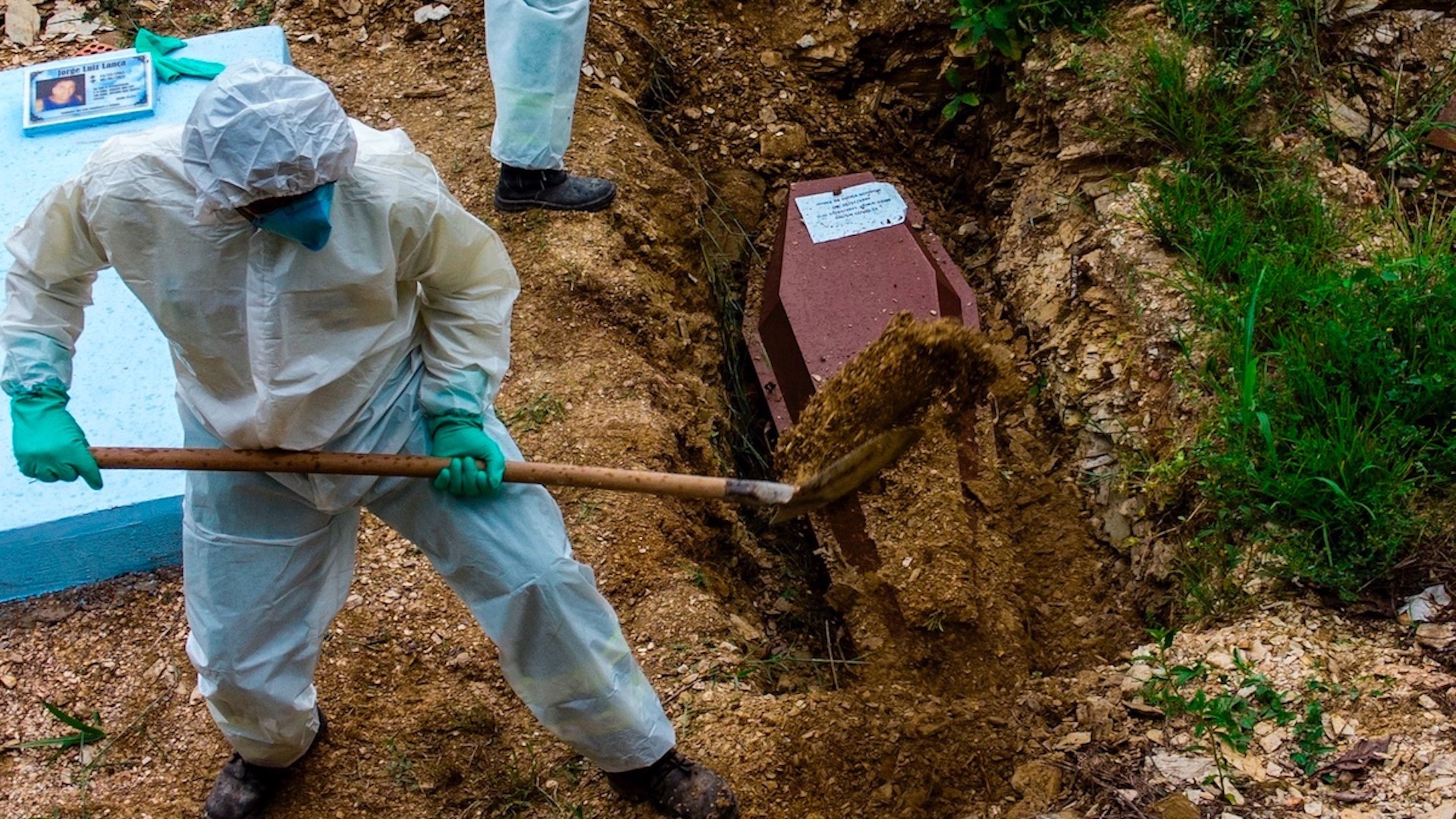 Brasil supera por primera vez las 2 mil 800 muertes diarias y bate nuevo récord