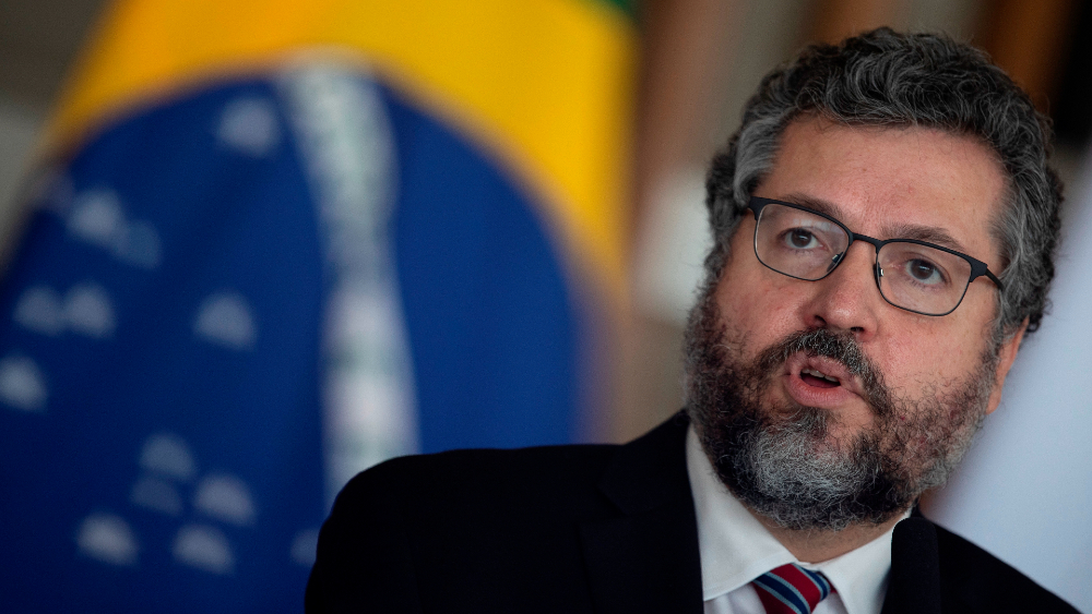 Canciller brasileño renuncia presionado por la base política de Bolsonaro