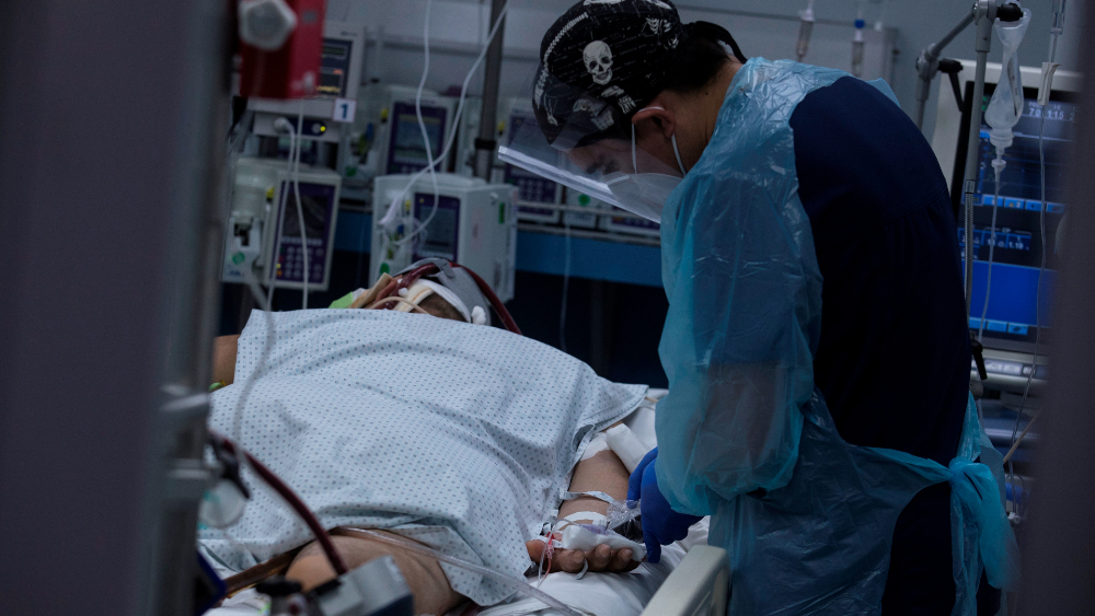 Situación en Chile muestra que la vacunación no sustituye la prevención, dijo la OMS