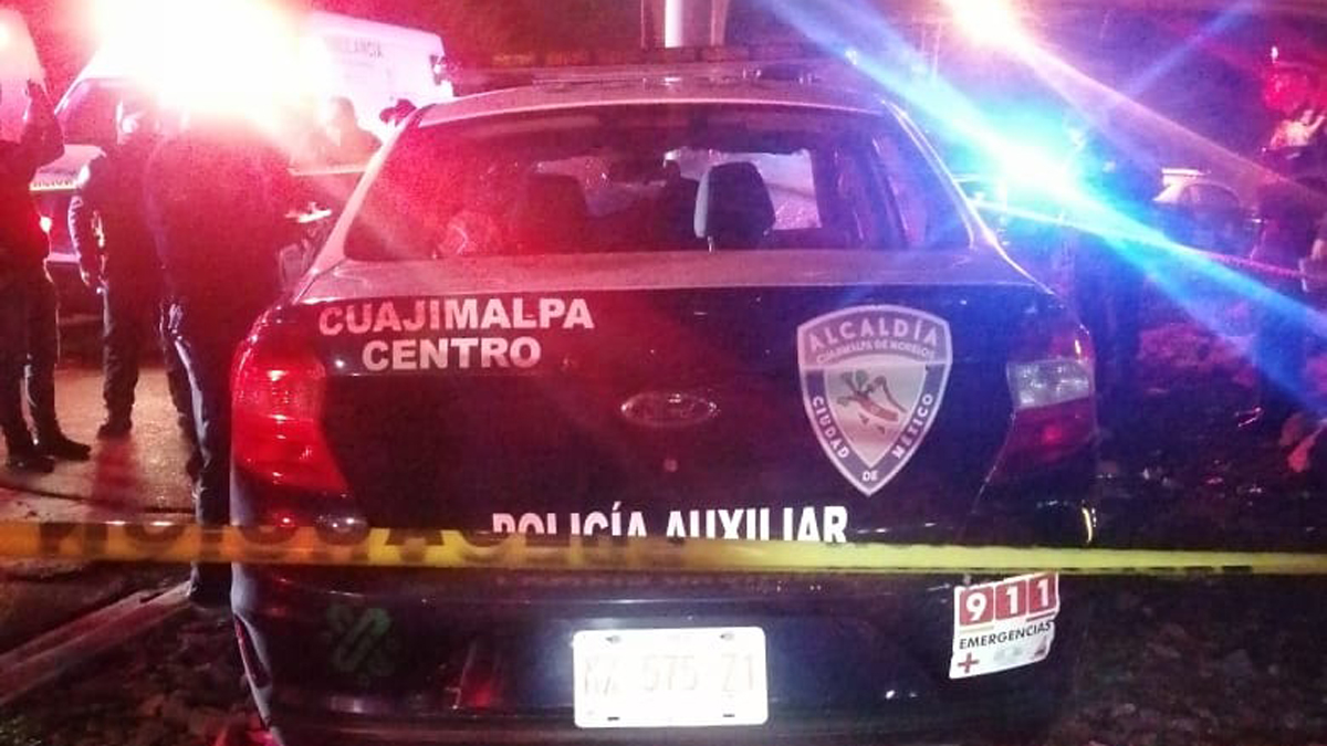 Murió policía capitalino al chocar patrulla durante persecución